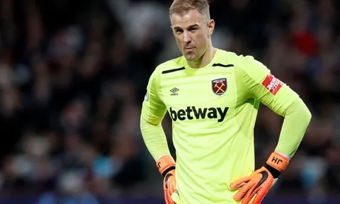 'Joe Hart nên ngồi nhà xem World Cup'