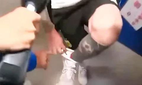 Messi mang 'lá bùa' từ người phụ nữ vô danh