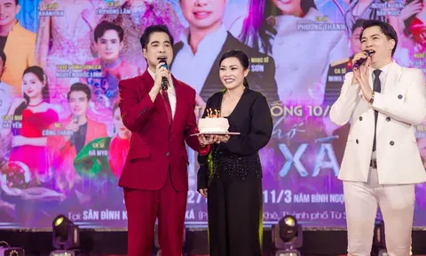 Ngọc Sơn mang bánh kem lên sân khấu Bắc Ninh, cùng 10.000 khán giả tổ chức sinh nhật cho Phương Thanh