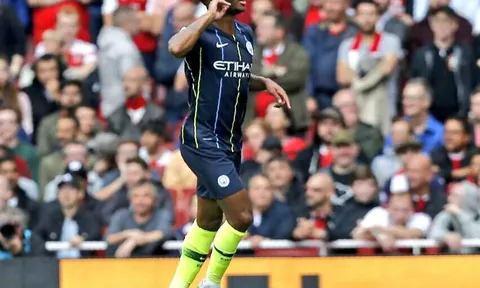 Raheem Sterling lí giải pha ăn mừng khiêu khích trước Arsenal