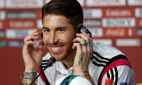 Ramos phản ứng thế nào với câu hỏi về Salah?
