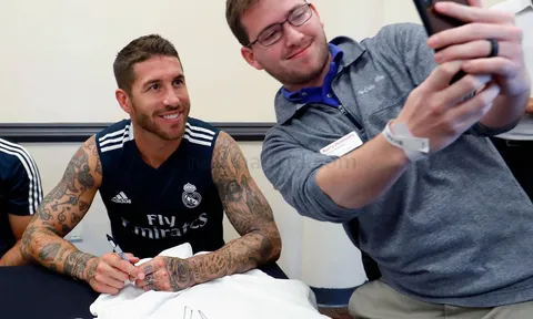 Ramos trở lại, dẫn Real đi họp fan tại Miami