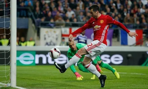 Rạng sáng mai, Mkhitaryan có thể đi vào sử sách của Man Utd