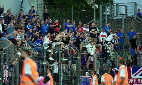 Rangers thua đau, CĐV làm loạn trên khán đài