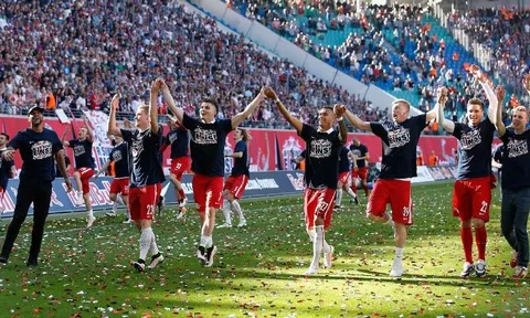 "Chú bò cụng" Leipzig lần đầu chào sân Champions League