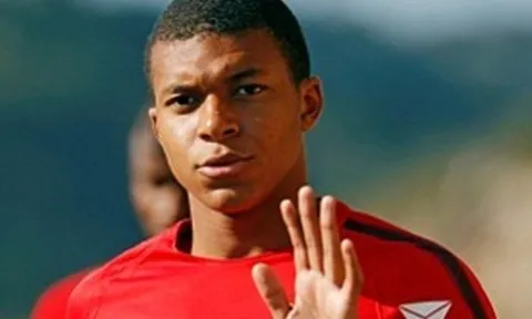 Real, Barca mời gọi, Mbappe vẫn ‘tỉnh bơ’ trên sân tập