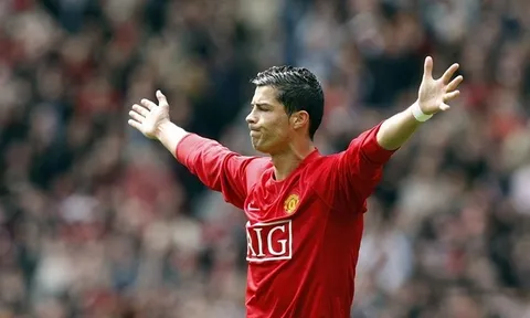 Real Madrid bất ngờ "hạ giá", Ronaldo rộng đường trở lại Old Trafford?