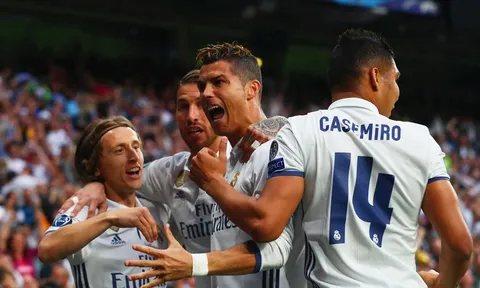Real Madrid cán mốc 100 bàn trong 8 mùa liên tiếp