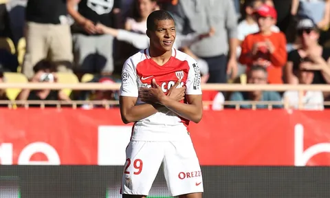 Real mua Mbappe vì anh thay thế được cả BBC