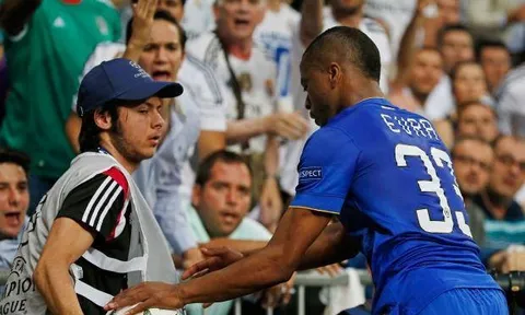 Real vs Bayern: Trước cái bẫy từ những cậu bé nhặt bóng láu cá