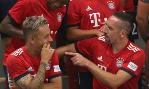 Ribery trở thành cây hài của Hùm xám trong buổi chụp kỉ yếu