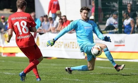 20h30 ngày 12/08, Rielasingen-Arlen vs Dortmund: Ngày hội tưng bừng, chủ nhà đãi khách