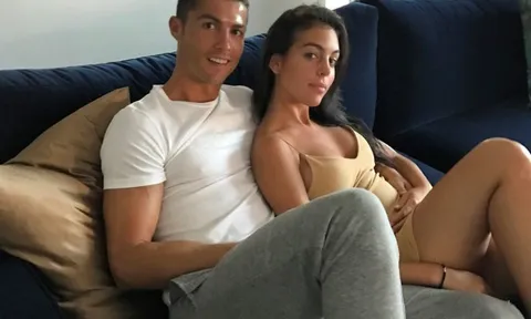 Rộ tin đồn bạn gái Ronaldo mang bầu