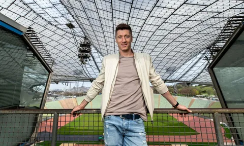 Robert Lewandowski: "Tôi không thay bạn như thay vớ"