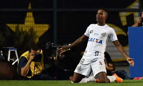 Xác nhận! Liverpool ra giá cho tiền đạo Brazil