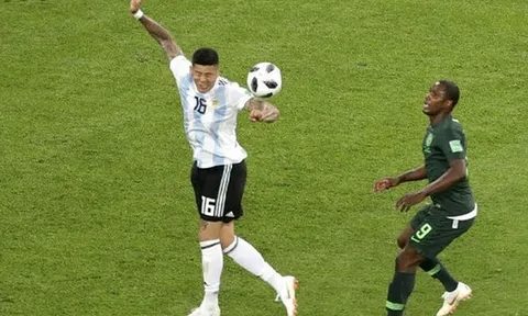 Obi Mikel: Cuneyt Cakir nói bóng đã chạm tay Rojo, nhưng không thổi phạt 11m