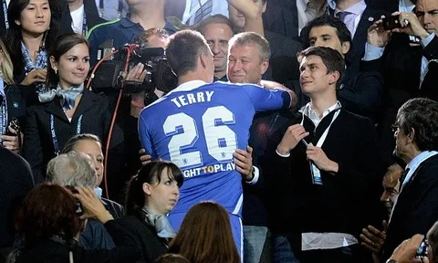 Roman Abramovich: Bộ não Do Thái, đệ tử Putin và đứa con mang tên Chelsea (Kỳ cuối)