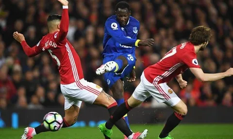 Romelu Lukaku từng thể hiện ra sao khi đối đầu Man Utd?