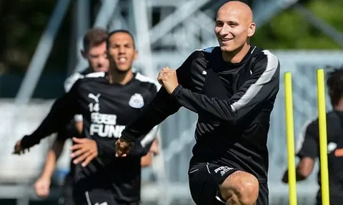 Rộn tiếng cười trong ngày Newcastle hội quân