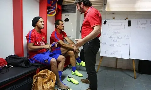 Ronaldinho, Kluivert chuẩn bị cho đại chiến M.U đêm nay
