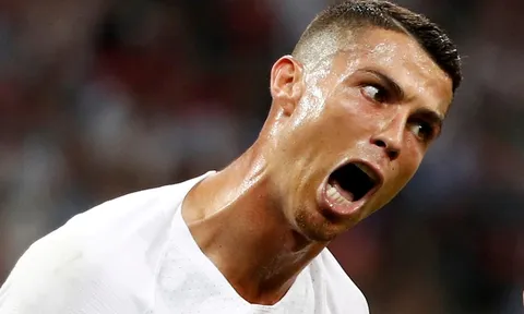 Ronaldo chính thức rời Real: Chạy ngay đi, trước khi bị loại