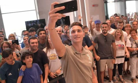 Ronaldo chưa tới, Juventus đã đón thêm tân binh