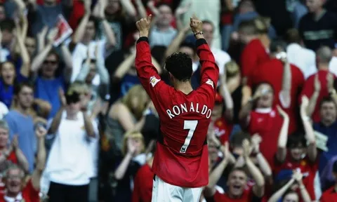 Ronaldo đến Juve, NHM Man Utd đổ lỗi cho Mourinho