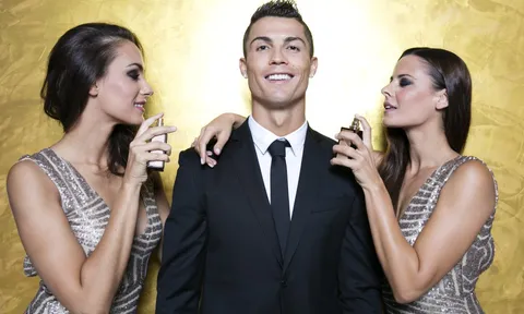 Ronaldo kiếm 27 tỉ đồng chỉ trong 4 giờ