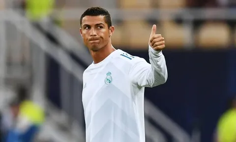 Ronaldo lần đầu tiên ngồi dự bị sau hơn 2 năm rưỡi