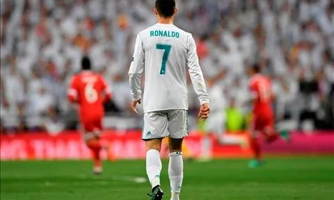 Cristiano Ronaldo lại lập kỉ lục ở Champions League