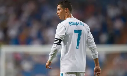 Đứt mạch ghi bàn, Ronaldo vẫn đi vào lịch sử Champions League
