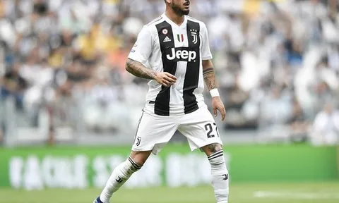 Ronaldo ra tay giúp đội bóng cũ "rút ruột" Juventus