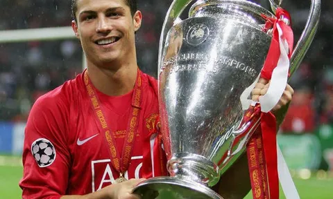Ronaldo và mùa giải thần thánh cùng Man United