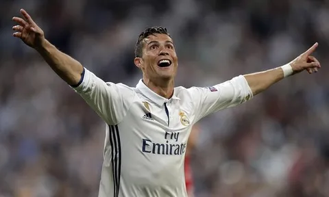 Ronaldo và Real Madrid: Đạp lên dư luận mà sống