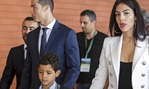 NÓNG: Ronaldo trở về Madrid, chốt lịch trình ra mắt Juventus