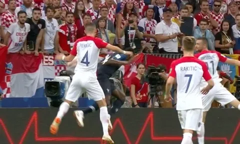 Roy Keane: 'Quyết định của VAR thật kinh tởm'