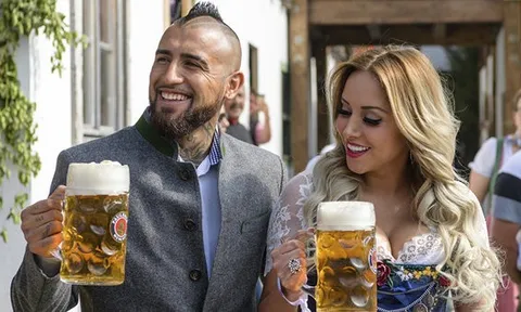Arturo Vidal và quá khứ giật bồ tại... chuồng ngựa