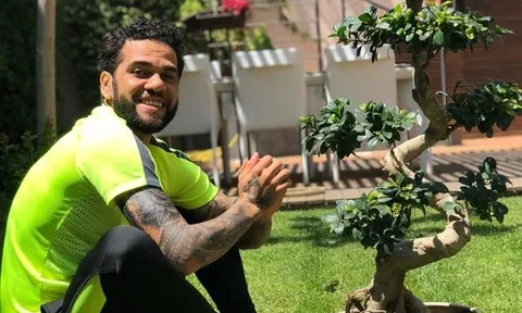 Đứng ngoài World Cup, các 'bô lão' đi đâu làm gì?