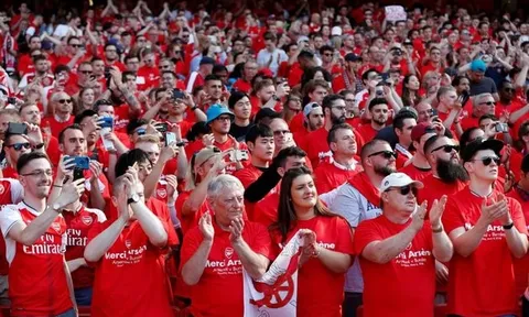 Cảm động với tấm lòng 'giận thì giận, thương thì thương' của CĐV với Wenger