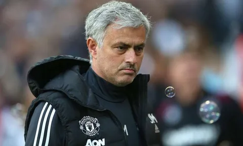 Man United cán đích ở vị trí thứ 2, Mourinho tỏ ra bất mãn
