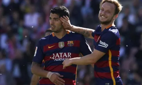 Luis Suarez "lo lắng" khi đồng đội ở Barca chuẩn bị cập bến Old Trafford