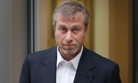 Sa thải Conte, Abramovich cũng thay luôn chính sách về HLV