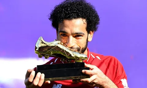 Salah rạng rỡ nhận giải Vua phá lưới Premier League