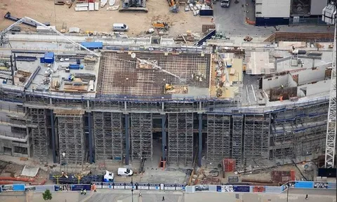 Sân White Hart Lane mới dần thành hình