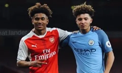Sao Arsenal thả thính lộ liễu đồng nghiệp Man City