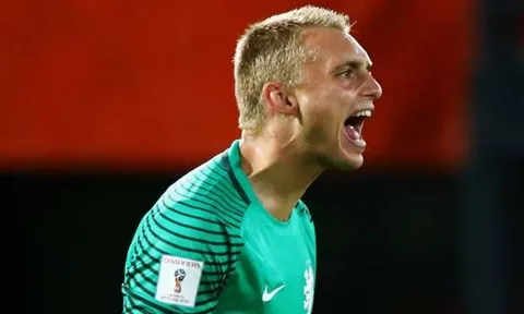 Sao Barca từ chối tái hợp thầy cũ tại Ngoại hạng Anh