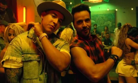 Sao Bayern "cực nhắng" cover bản hit Despacito