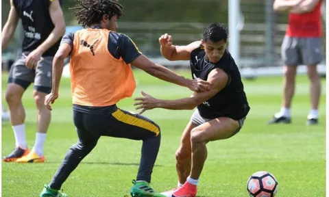 Sao Chelsea không bận tâm đến việc kèm Sanchez