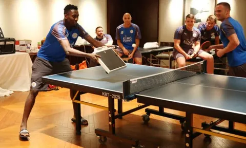 Sao Leicester chơi 'lầy' trên bàn bóng bàn