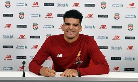 Sao mai Solanke CHÍNH THỨC ra mắt Liverpool